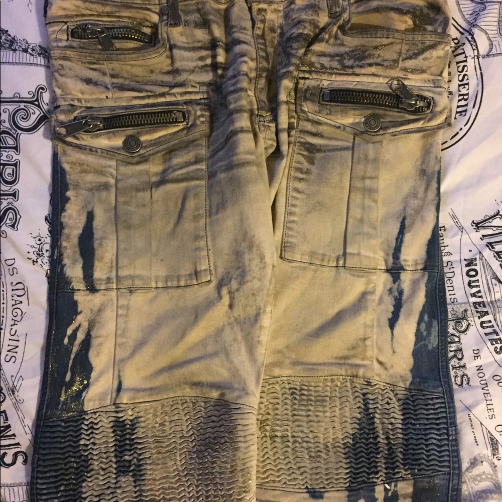 Robin’s Jeans - Picture 6 of 7